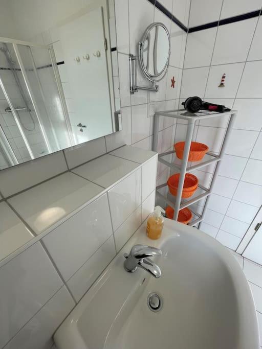 Nur 50 Meter Zum Strand: Tolles Apartment *